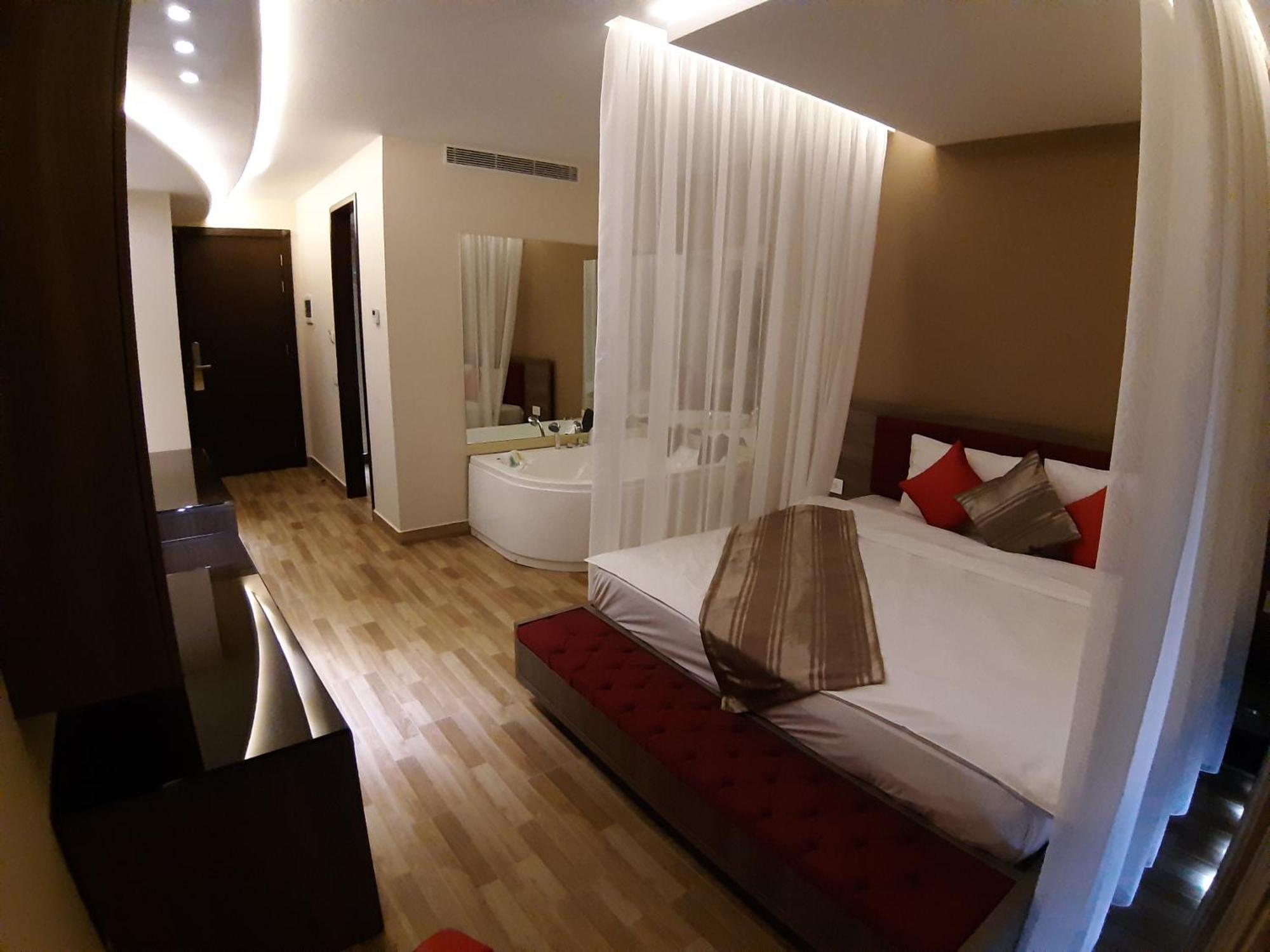 Jounieh Suites Boutique Hotel Buitenkant foto